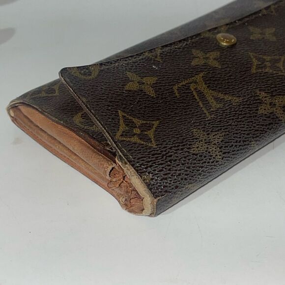 Authentic Louis Vuitton Monogram Sarah Wallet - Picture 9 of 13